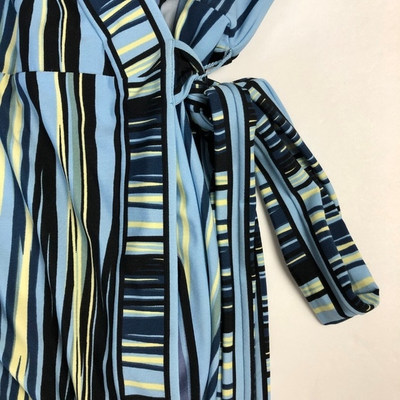 BCBGMaxAzria Blue Stripe Wrap Dress XS EUC - Picture 6 of 8